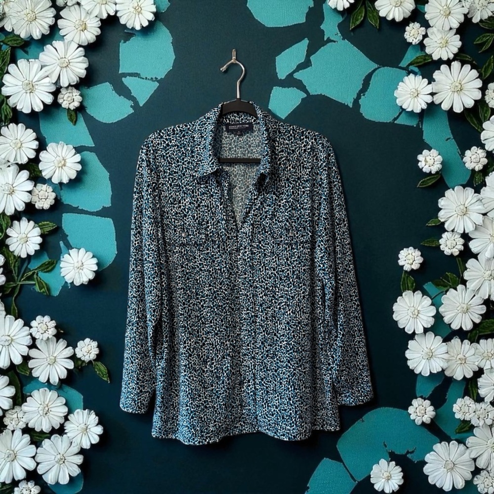 Jones New York White/Teal/Black Abstract Spotted Top
